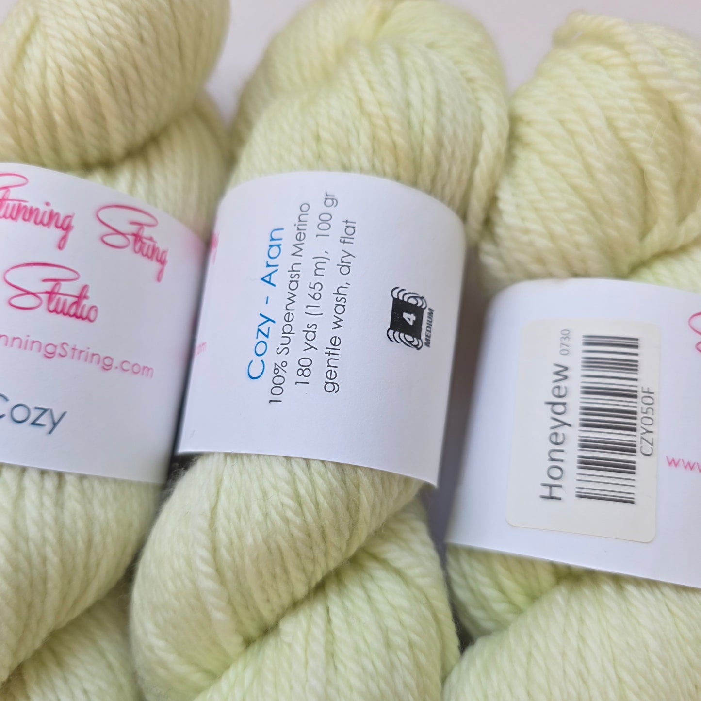 Stunning string studio Cozy aran