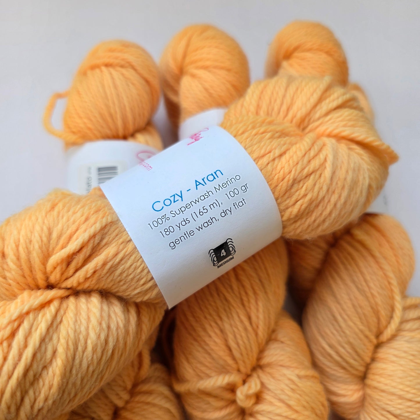 Stunning string studio Cozy aran