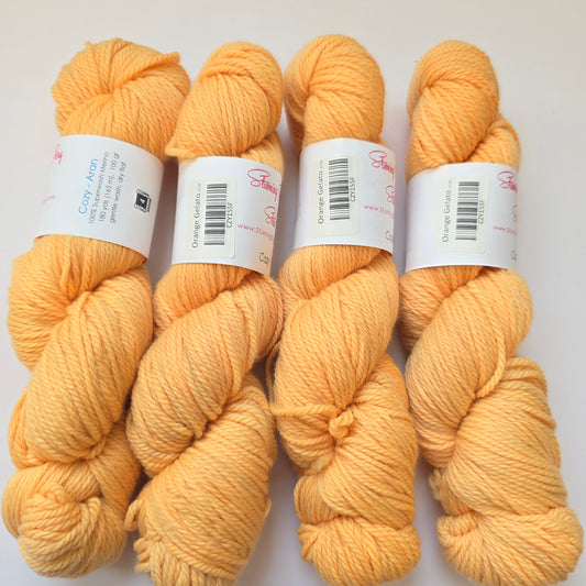 Stunning string studio Cozy aran