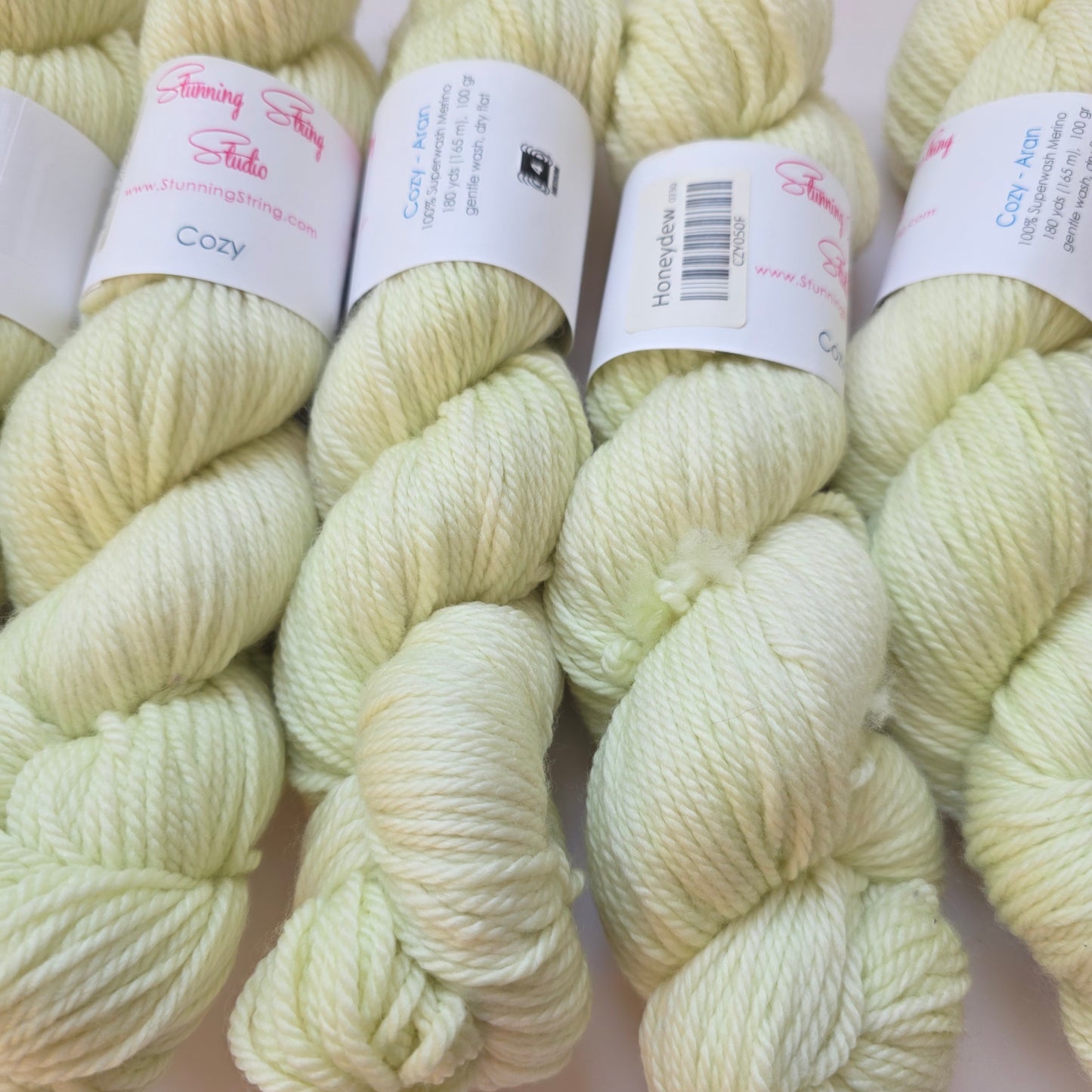 Stunning string studio Cozy aran