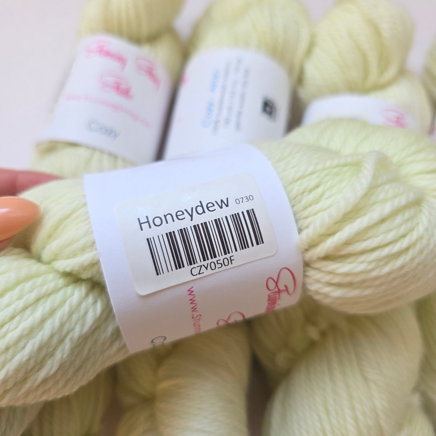 Stunning string studio Cozy aran