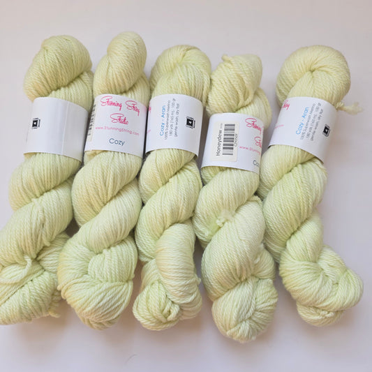 Stunning string studio Cozy aran