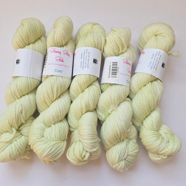 Stunning string studio Cozy aran